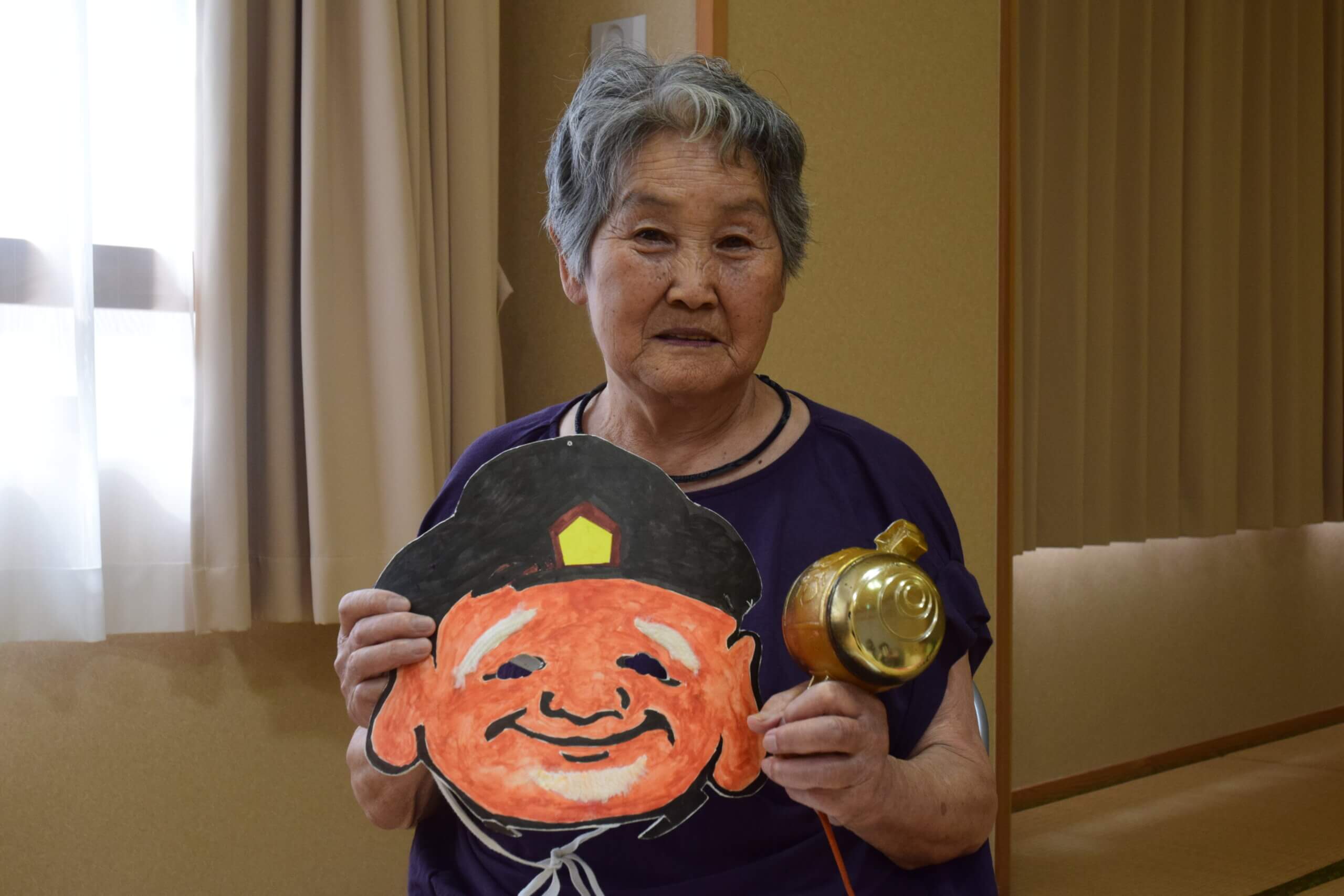 七福神が輪になって踊れば笑顔の花が咲く