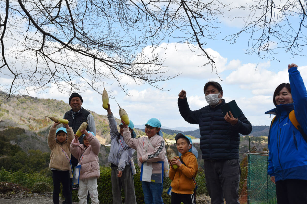 地域の達人と山を遊び尽くす！「行こう、鮎喰川！」山編